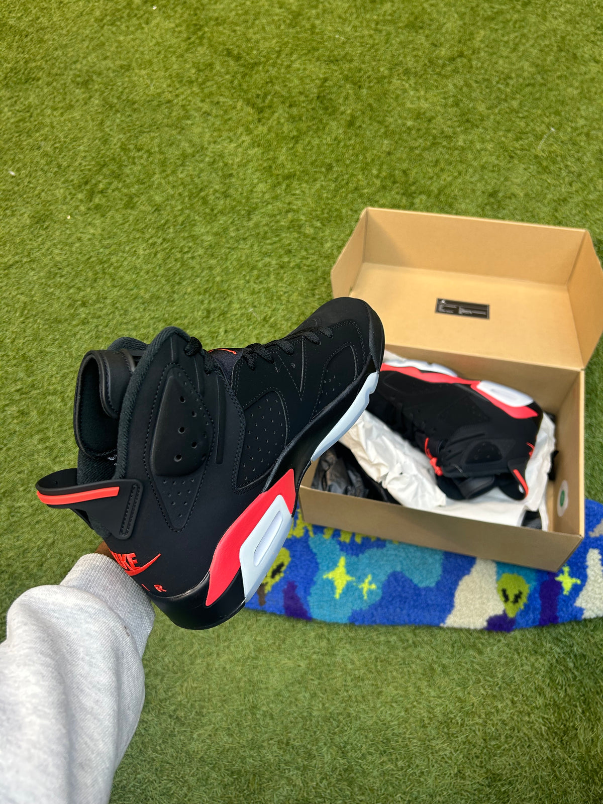 Jordan 6 Retro Infrared Saleman(2026)